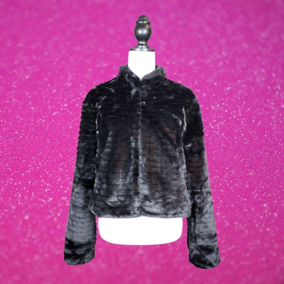 NWT Betsey Johnson Lux Faux Fur Ribbed Cropped Jacket - Picture 1 of 8
